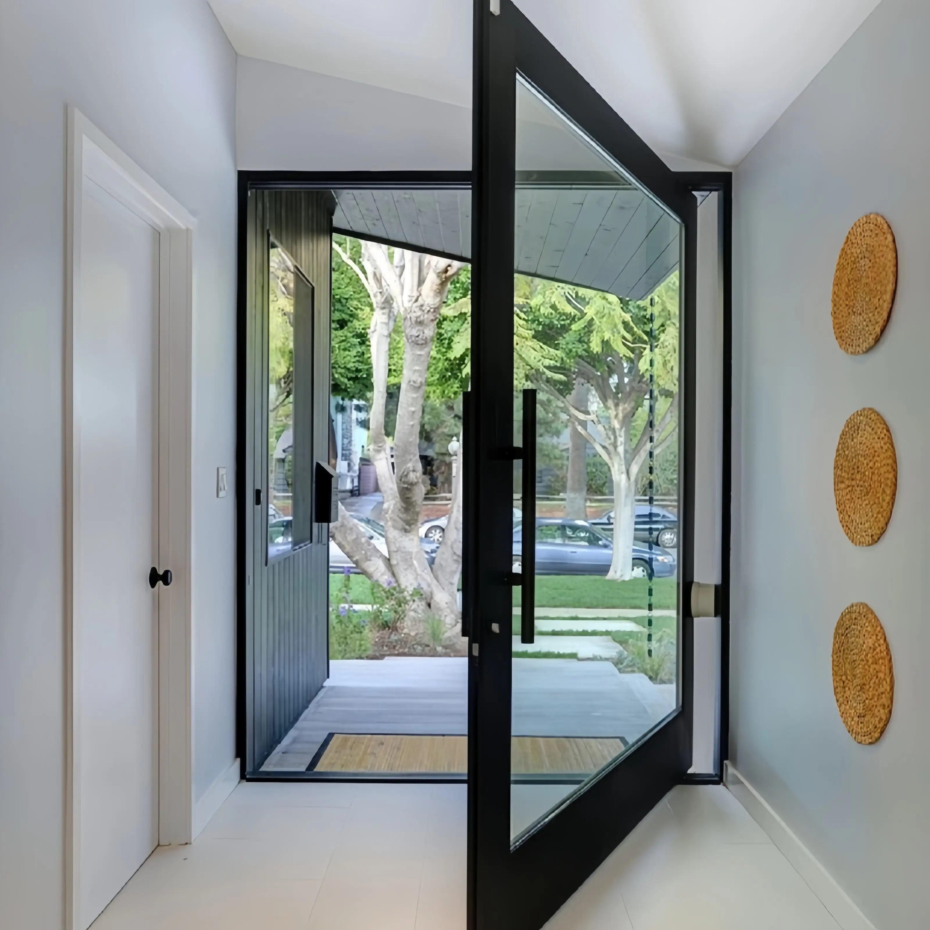 High Quality Indoor Tempered Glass Pivot Door Modern Design Luxury Rotating Doors Sturdy and Durable Cost Effective Glass Doors