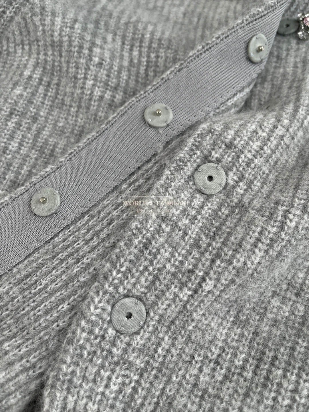 

2025 Women's Grey Long Sleeve Colorful Diamond-Embellished Knitted Cardigan Tops High Quality