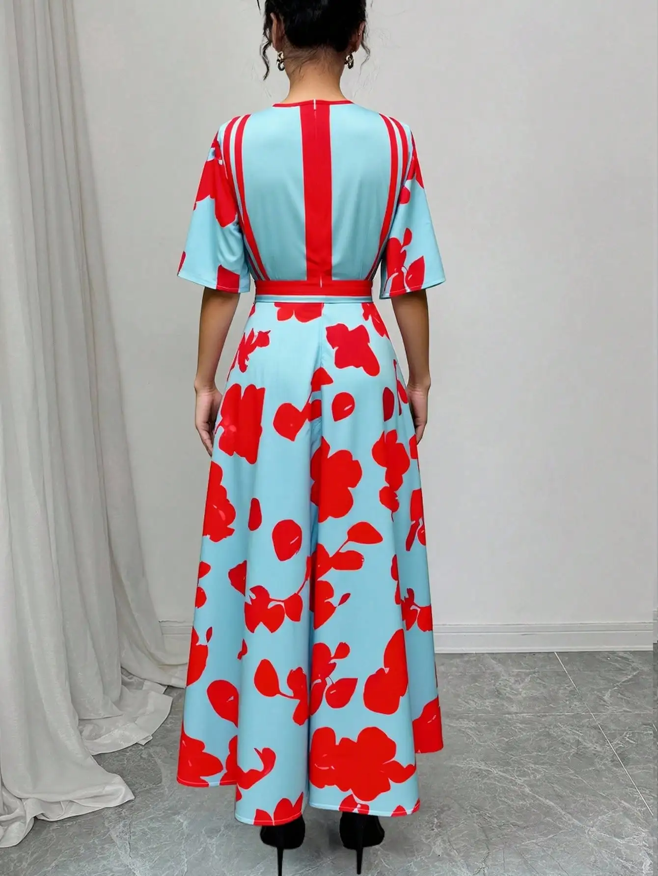 エレガントな女性用Vネックベルト付きボヘミアンロングドレス、花柄プリント半袖Aラインマキシドレス、ホリデーイブニングパーティーガウン、2025年春