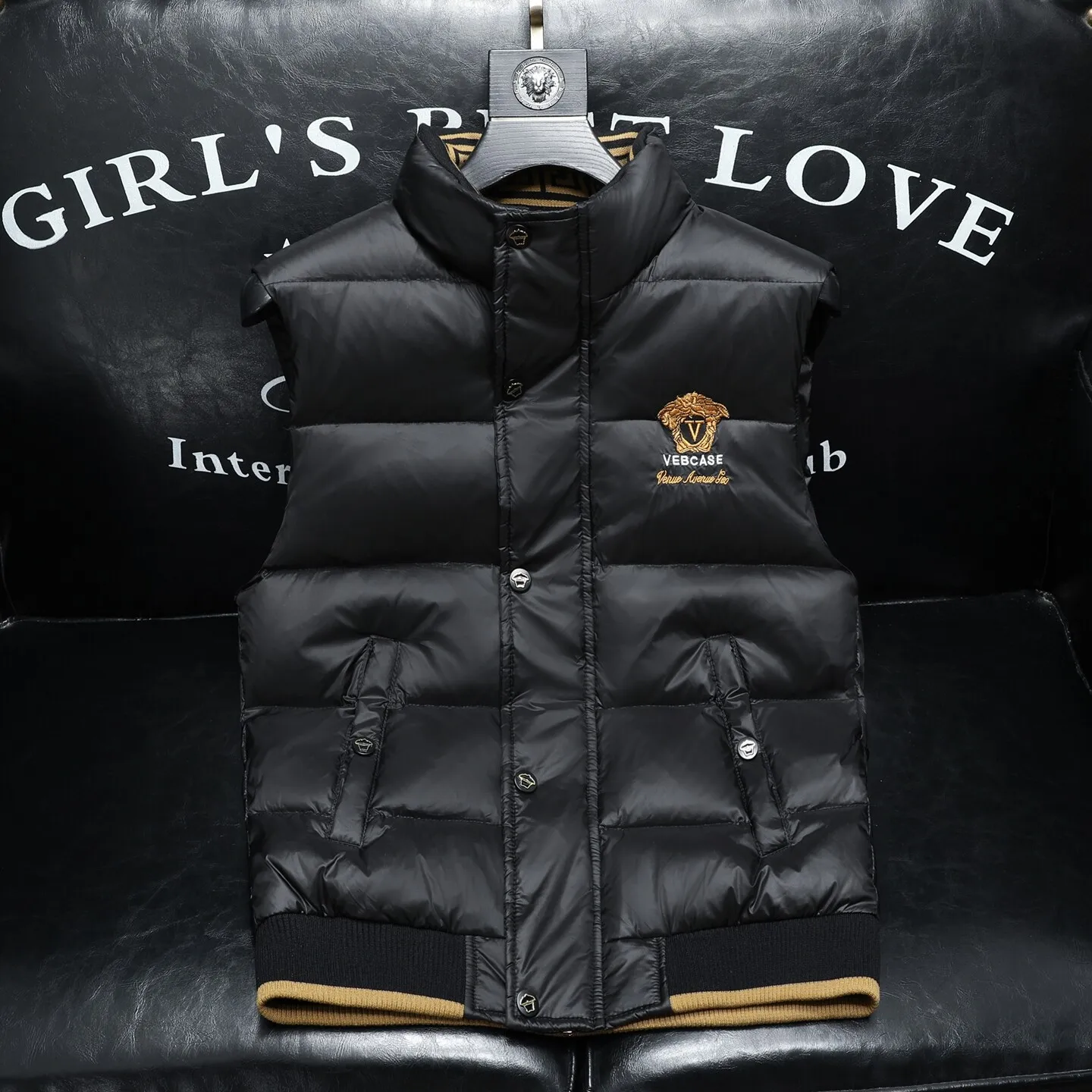 

Мужской повседневный пуховый жилет: утепленный, с вышивкой, легкий, роскошный, зимняя верхняя одежда, модный городской стиль, на молнии, с декоративными элементами