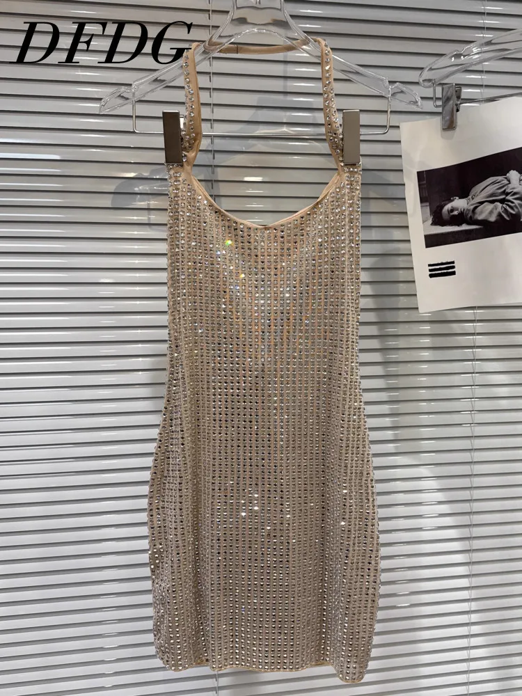

DFDG женское роскошное платье с бретелькой на шее весна-лето 2025 года, сексуальное облегающее мини-платье с открытой спиной и талией для похудения
