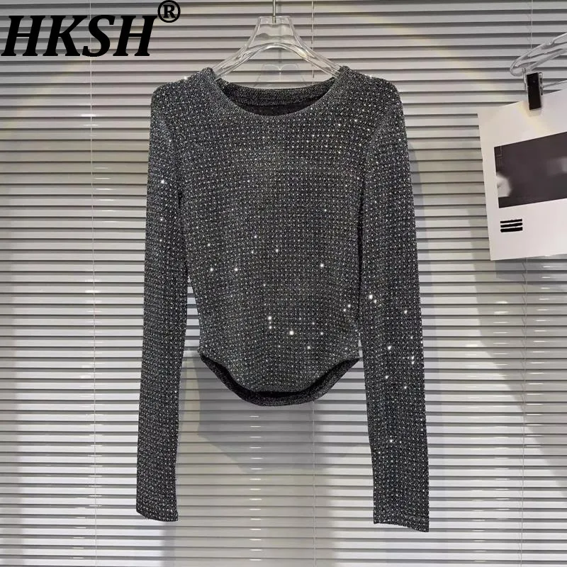 

HKSH Autumn New Women Trendy T-shirt Heavy Craft Studded Shiny Diamoonds Long Sleeve O-neck Curve Hem Punk Style Ins Tops HK9884