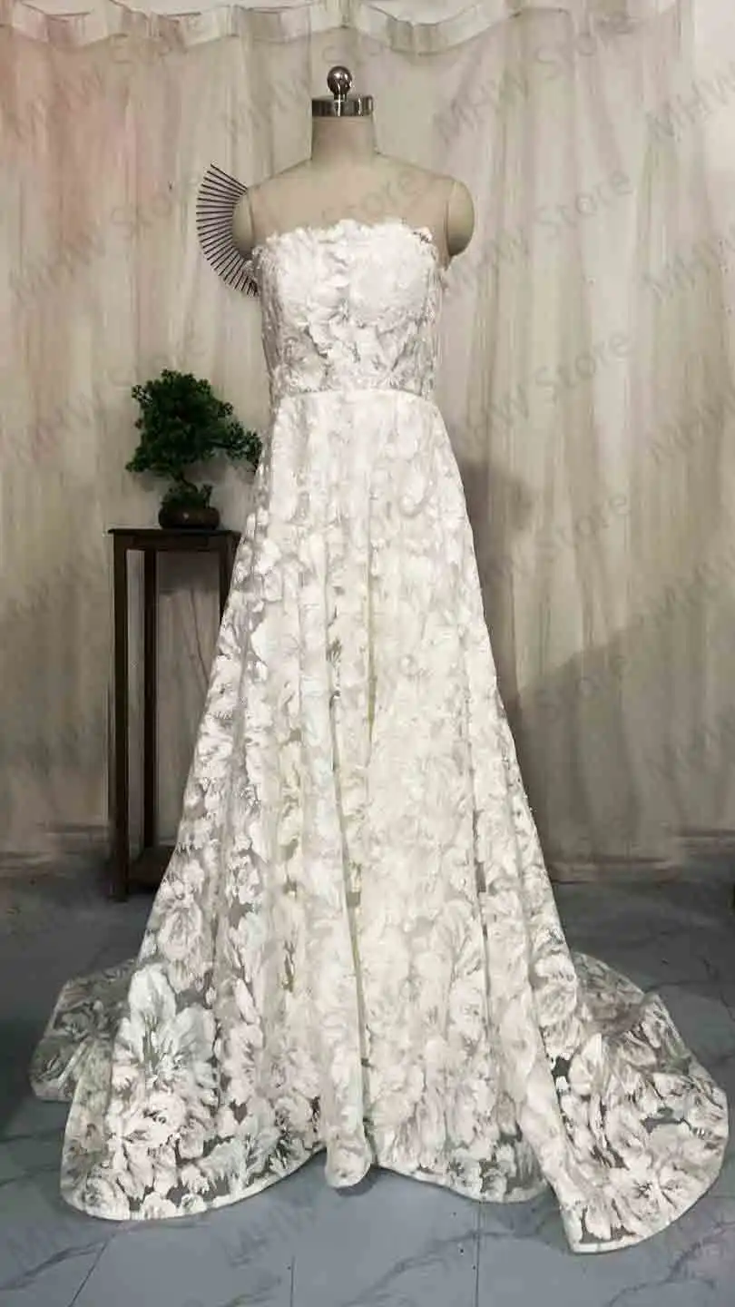 2025 New Elegant Wedding Dress Strapless Appliqué Bride Gown Sleeveless A-line Open Back Bridal Gowns for Wedding Customized