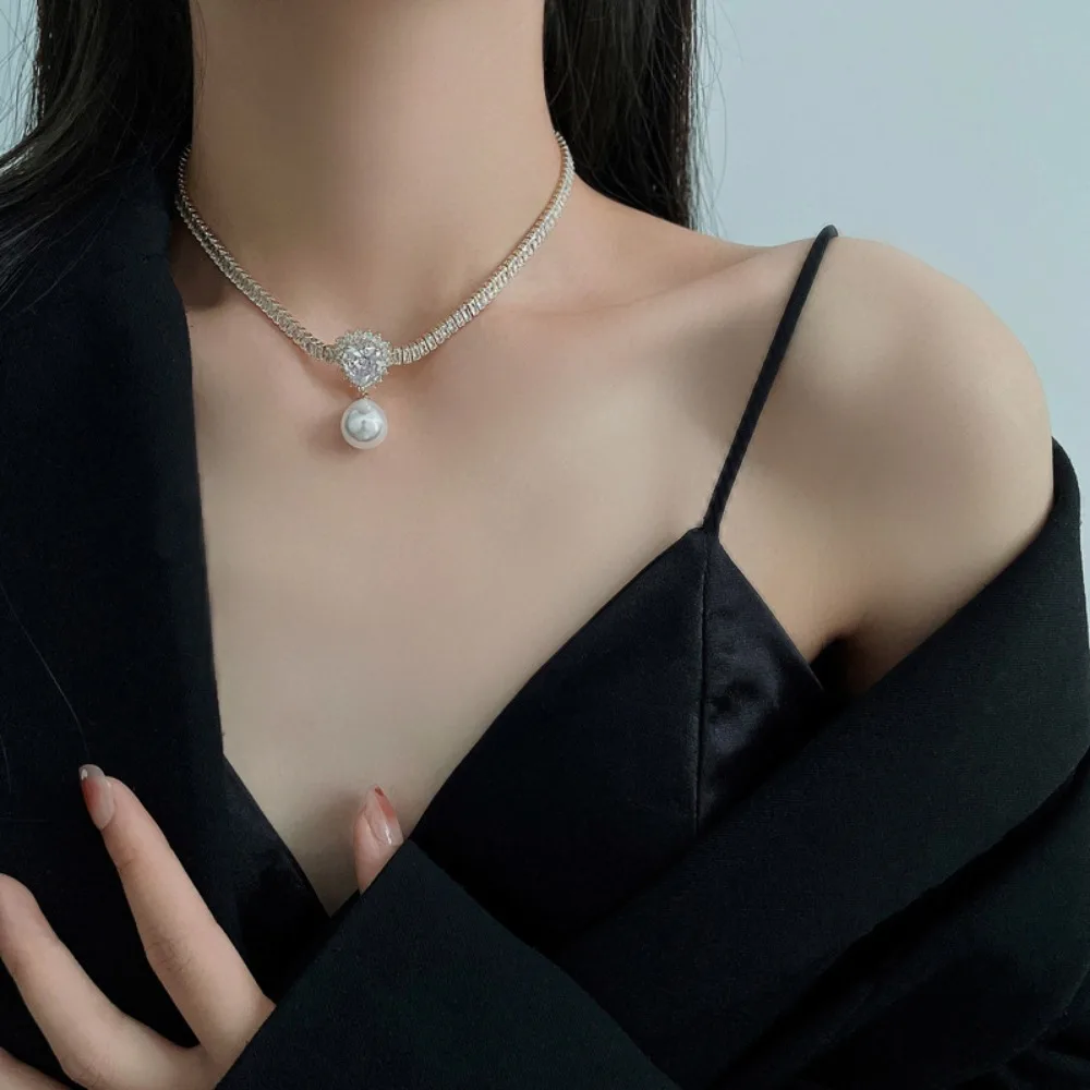 New Romantic Sparkling Single-row Pavé Rectangle Zircon Imitation Pearl Pendant Choker Necklace for Women Luxury Banquet Jewelry