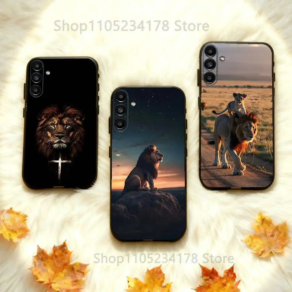 

king of the beasts Lion Animal Phone Case For Samsung A73,72,51,53,52,71,22,5G,Note,J7,8,9 Classic Versatile Black Soft Shell