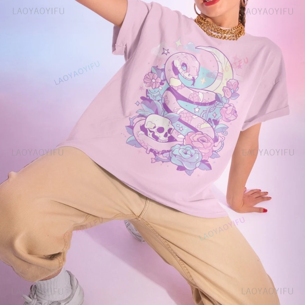 Pastel Goth Snake with Skull Woman Man T-Shirt Halloween Kawaii Yami Harajuku Creepy Witchy Graphic T Shirts Vintage Harajuku