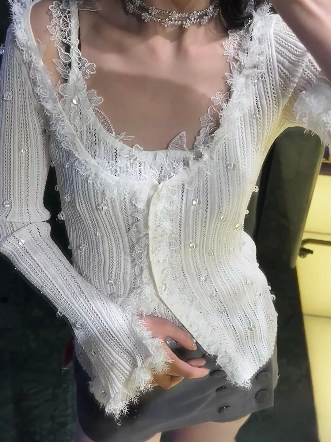 

Lace-trim Knit Cardigan: Elegant Beaded V-Neck Long-Sleeve Women's Knit Top 2025 Fall New Arrival
