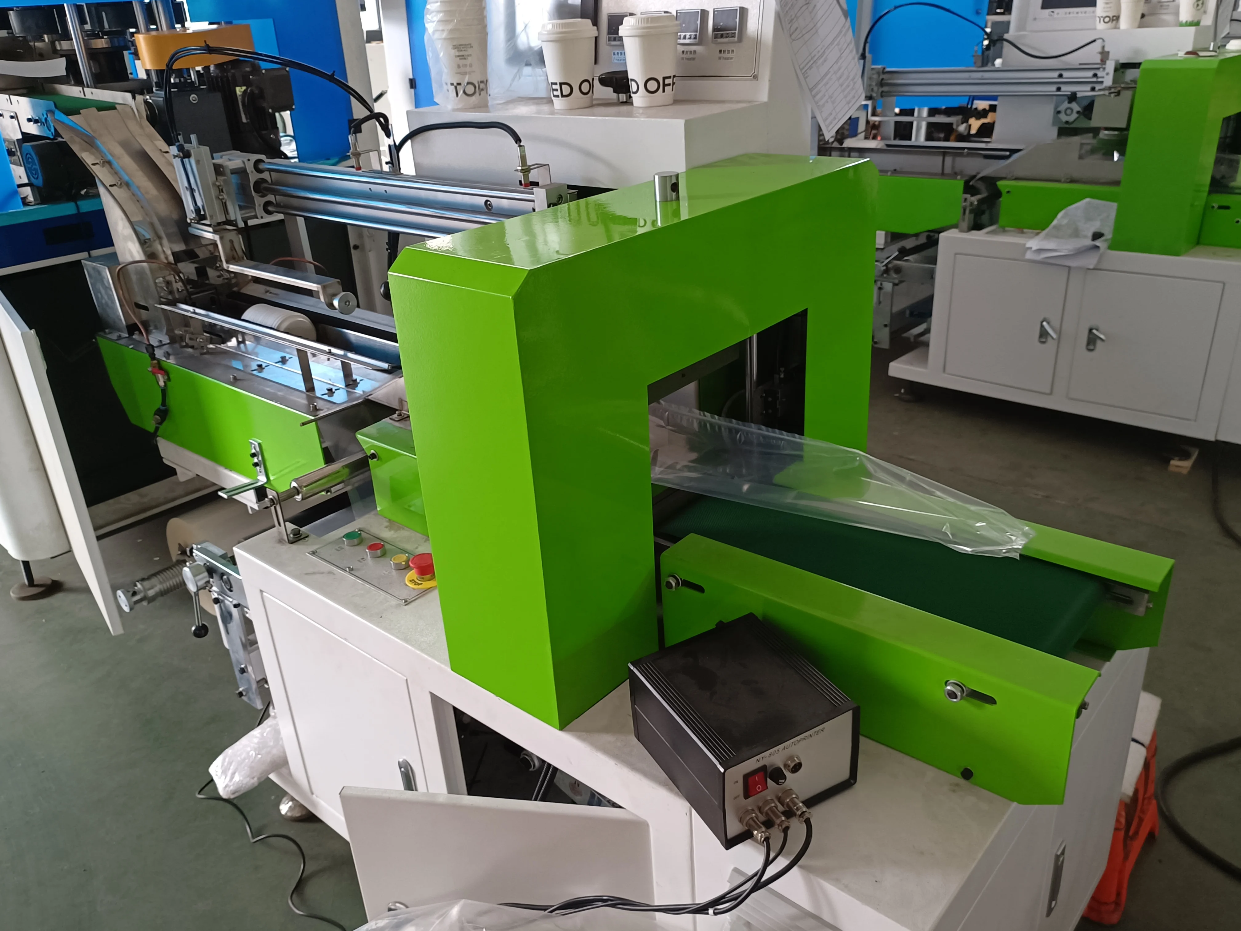 Macchina confezionatrice automatica per coperchi di bicchieri di carta LP-450