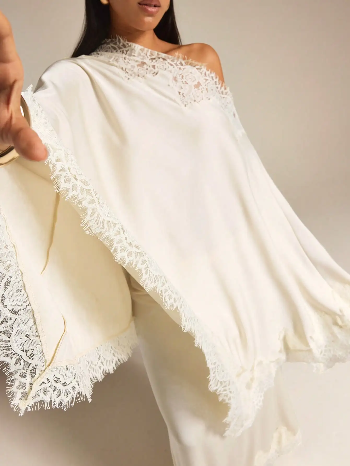 Women's Lace Patchwork Asymmetric Shoulder Casual Elegant Romantic Versatile Daily Tea Party Outing Shirt Cream White Au