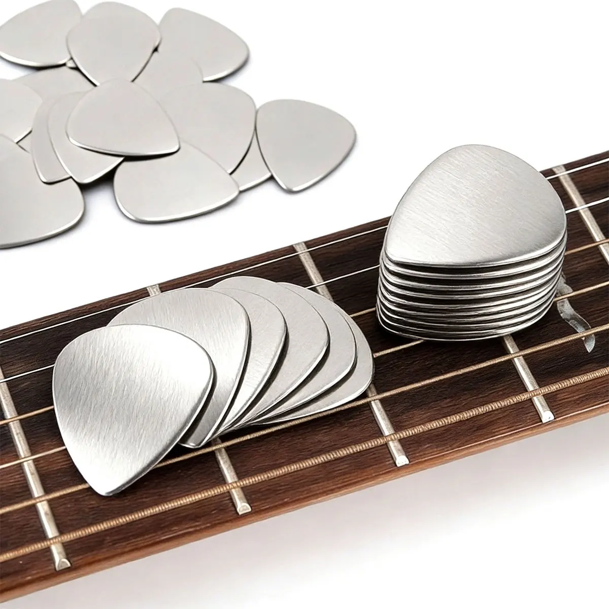 12 Stück 0,3 mm Gitarrenplektren aus Edelstahl – langlebige Metallplektren für Akustik-/E-Gitarre, Ukulele und Bass ZSY