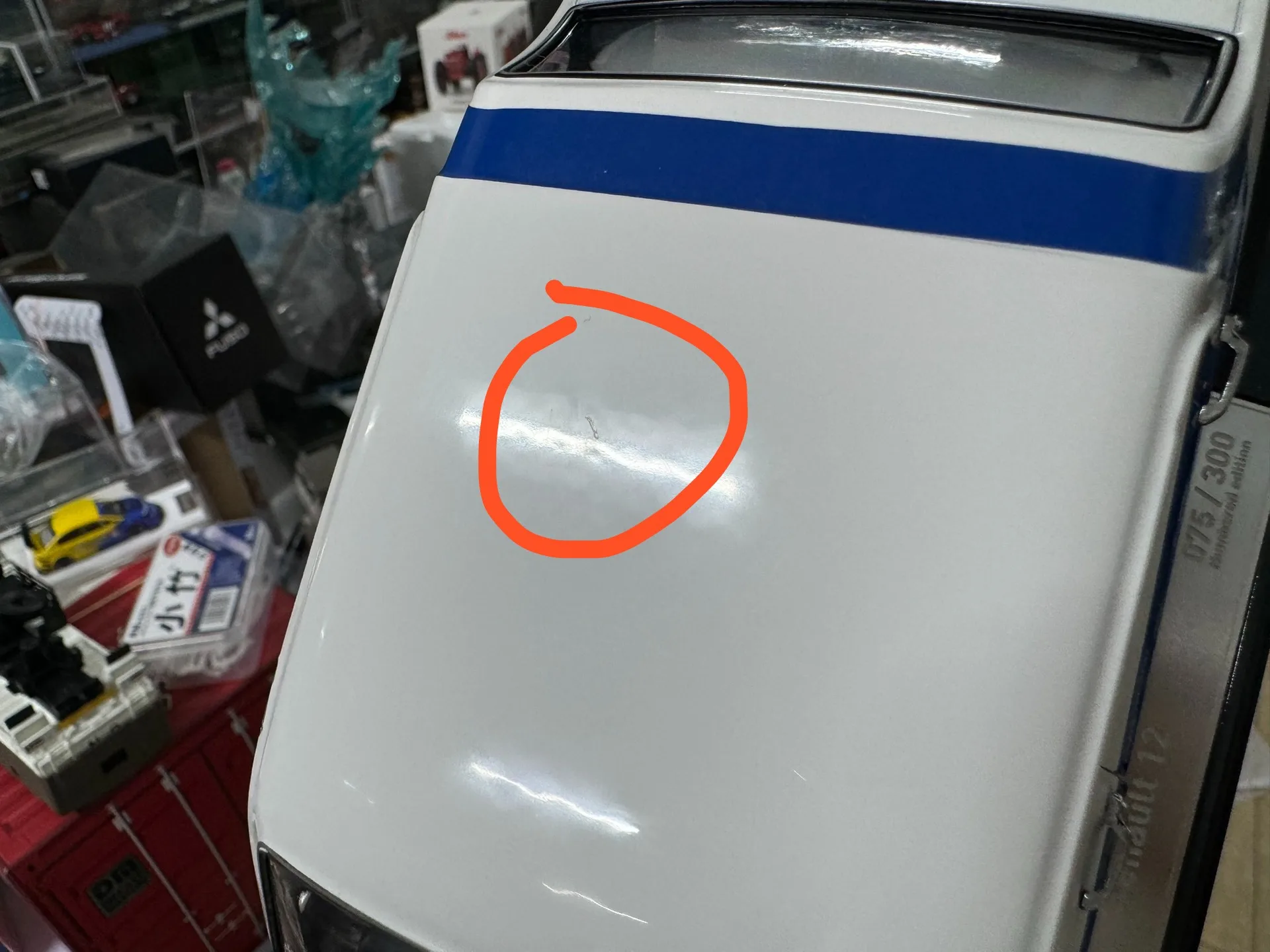 عيوب دييكاست نوريف 1/18 مقياس رينو 12 سبيكة سيارة نموذج تحصيل لعبة هدية تذكارية عرض حلية