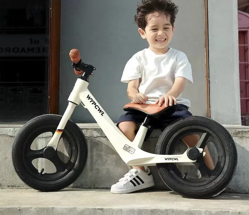 2024 New Kids Cool Boys Gift Toys Light Weight Reinforced Aluminium Frame Running Bike Children Walking Balance Bicycle Bike