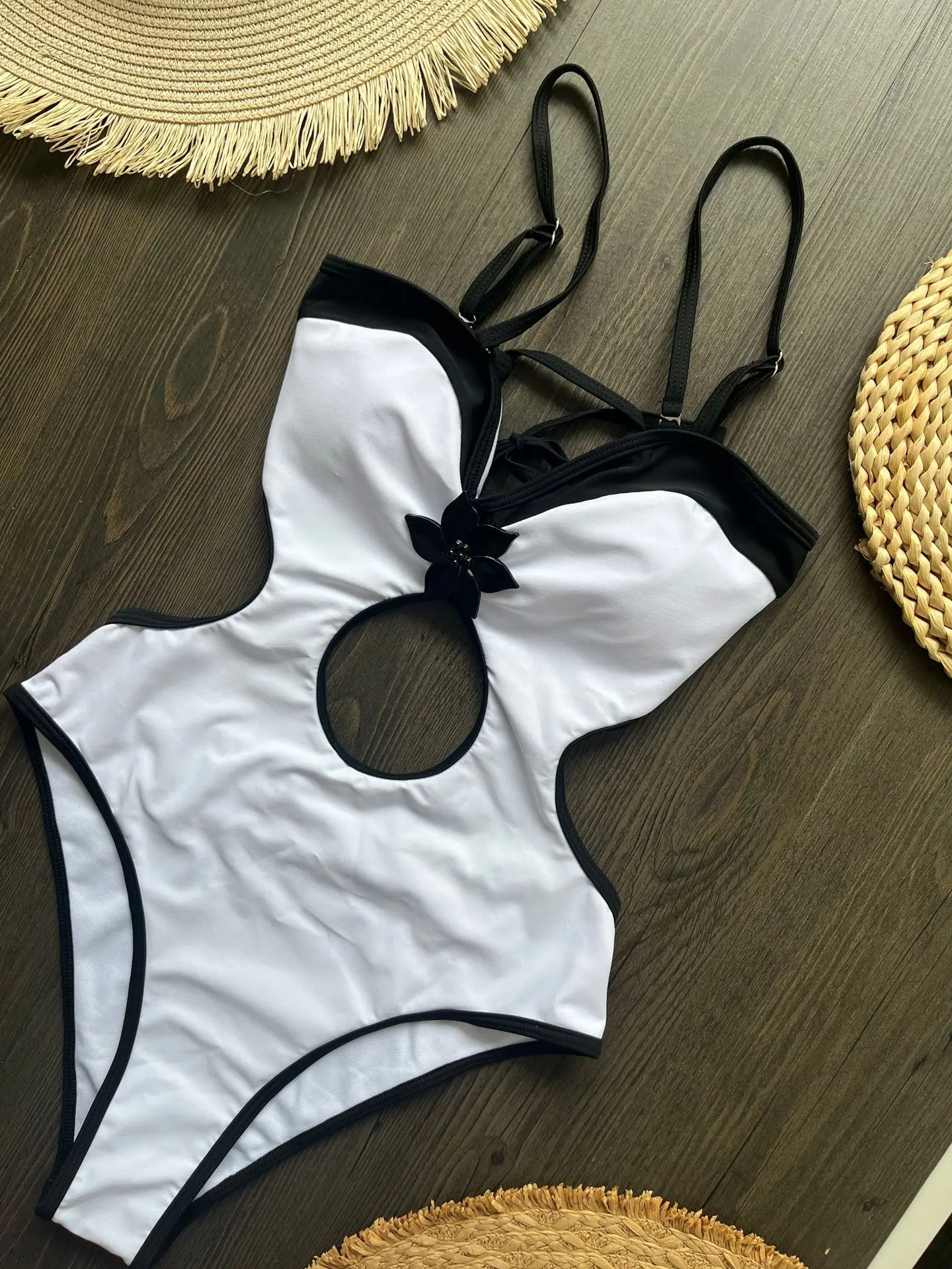 2026 Womens Black & White Color Block Nylon One-Piece Swimsuit Sexy Beach Monokini Sexy Backless Bodysuit Beach Bikinis Femenino