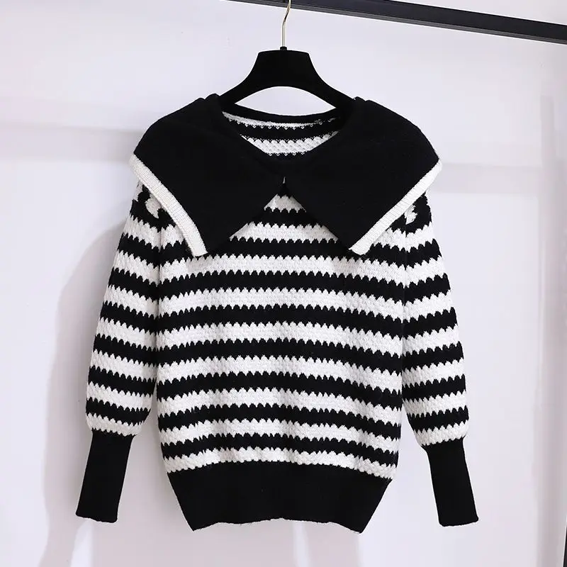 Women's 2023 Autumn/Winter New Suit Academy Style Doll Neck Striped Sweater Slim Versatile Short Skirt Two Piece Set Fashion