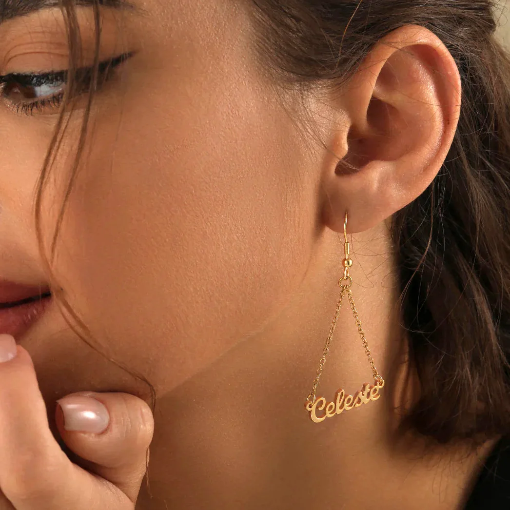Pendientes colgantes con nombre chapado en oro personalizado, cadena - Joyería personalizada vinculada, regalo perfecto para ella, diseño colgante elegante