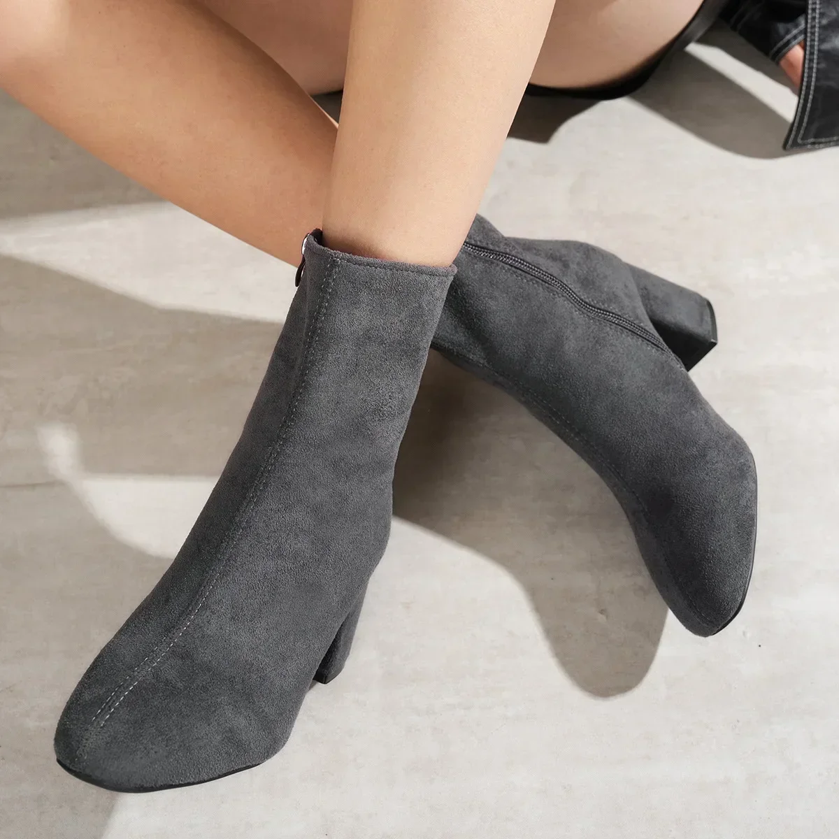 Damen-Stiefeletten für den Winter mit seitlichem Reißverschluss, dehnbarem mittlerem Absatz, großer Größe, kurzer Stiefelette, modische spitze Schuhe, Botas De Mujer – Detail 36