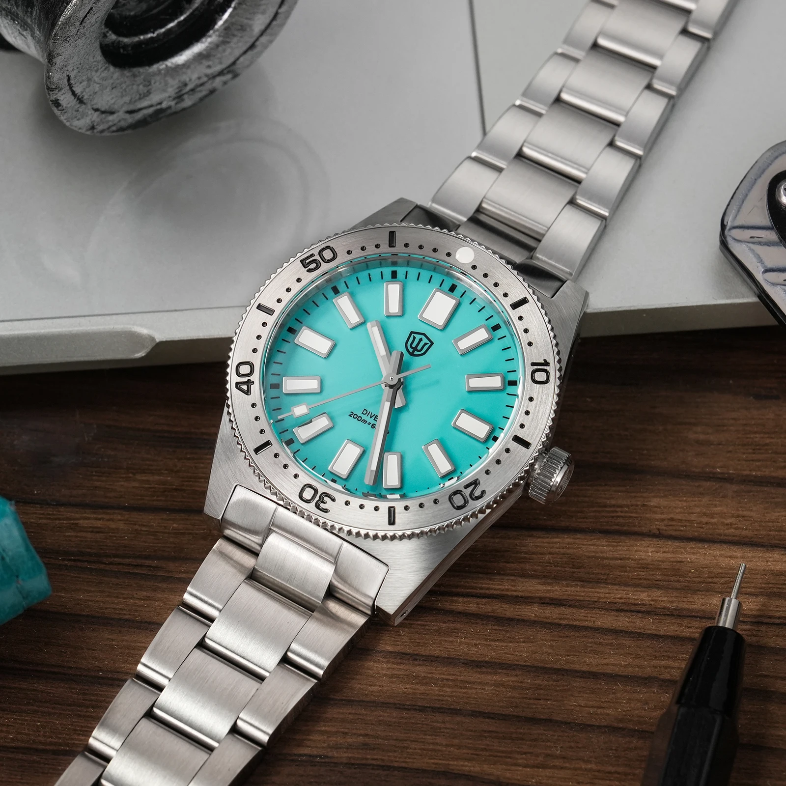 Watchdives WD1965 V2 Mode-Quarz-Armbanduhren, neues Zifferblatt, Stahlring, VH31, Saphirspiegel, 20 Bar, wasserdicht, leuchtende 62Mas-Uhr