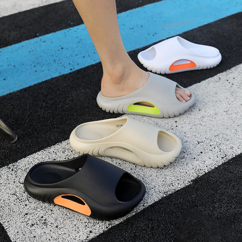 Sandales compensées d'été pour hommes Comwarm avec semelle EVA, confortables pour la plage, le bain et les activités de plein air_voghion.com