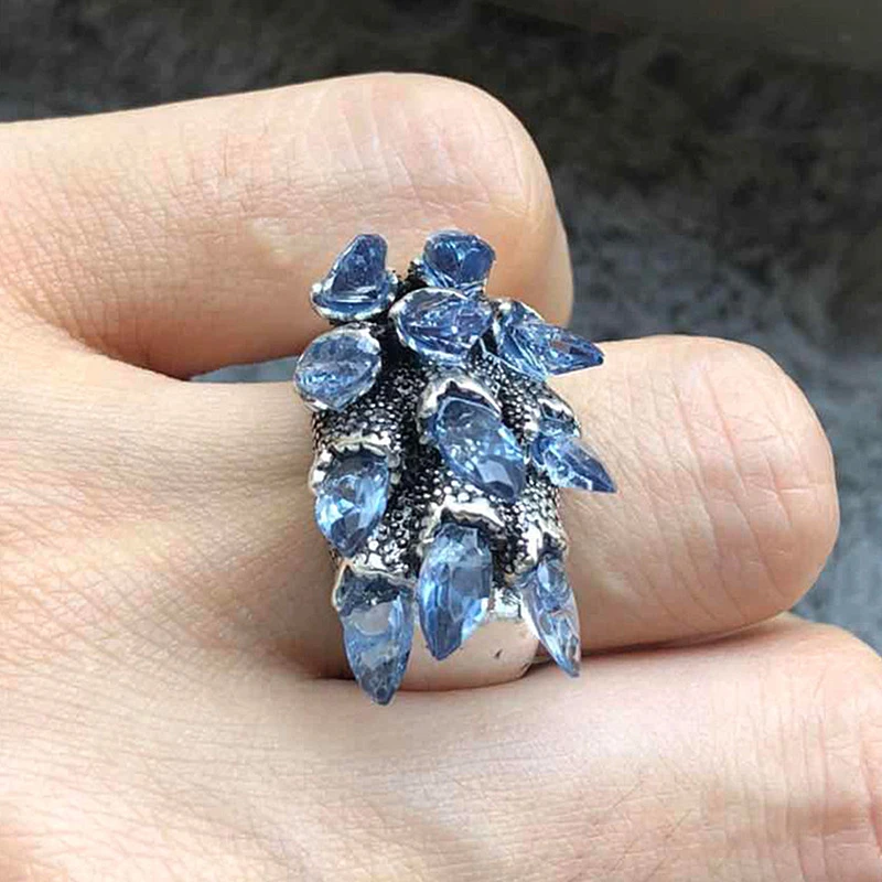 Milangirl Vintage Blue Crystal Rings for Women Column Stone Finger Ring Carved Engagement Boho Wedding Fine Jewelry s