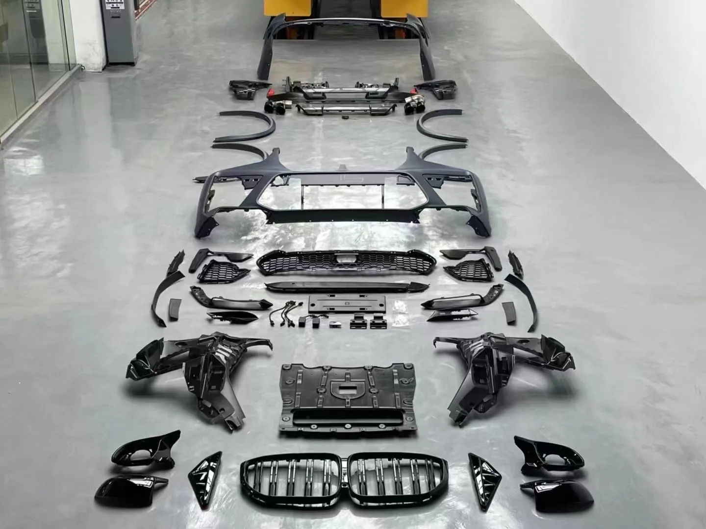 

Front Bumper for BMW X5 G05 2019-2022 Light Emitting Diode Headlight Body Kit X5M Front and Front Bumper Kit