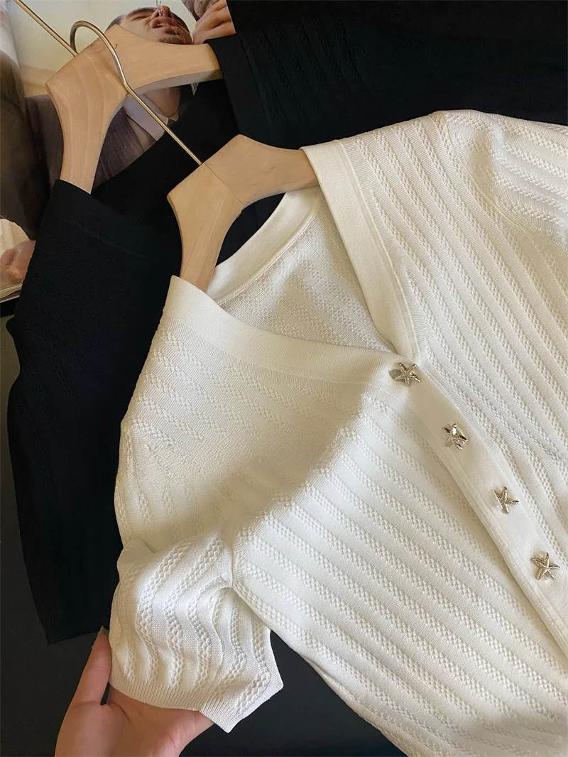 

Thin Ice Silk V-Ne ort Sve Knitted Women's Top Summer Star Button Pure Color Commute Sle Faionable Knitwear