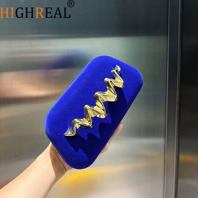 

French Fashion Light Luxury Simple and Generous Matte Texture Box Bag Metal Wave Temperament Hand Messenger Bag