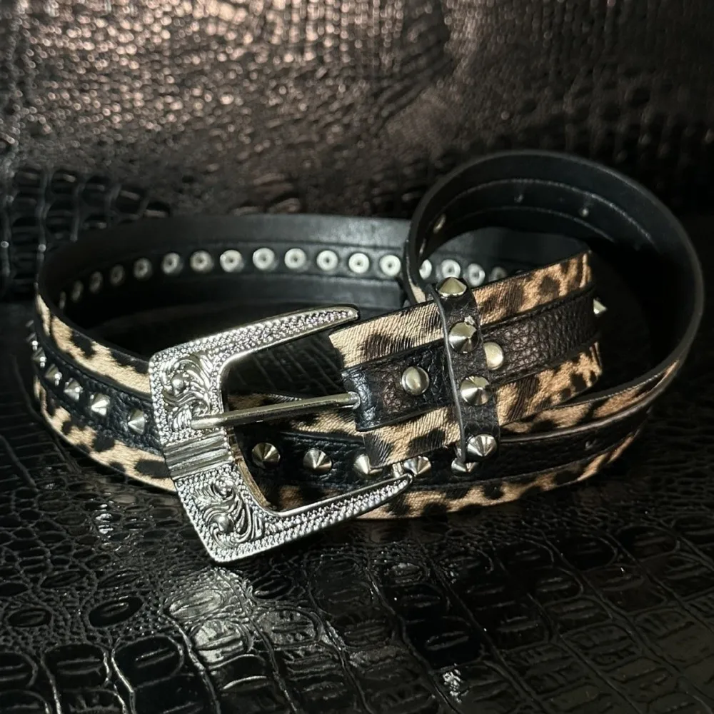 เข็มขัดหนังผู้หญิงสไตล์วินเทจอเนกประสงค์ ประดับหมุดยึด สไตล์ Y2K ลายเสือดาว เหมาะสำหรับตกแต่งเอว ใส่กับเดรสหรือกางเกงยีนส์