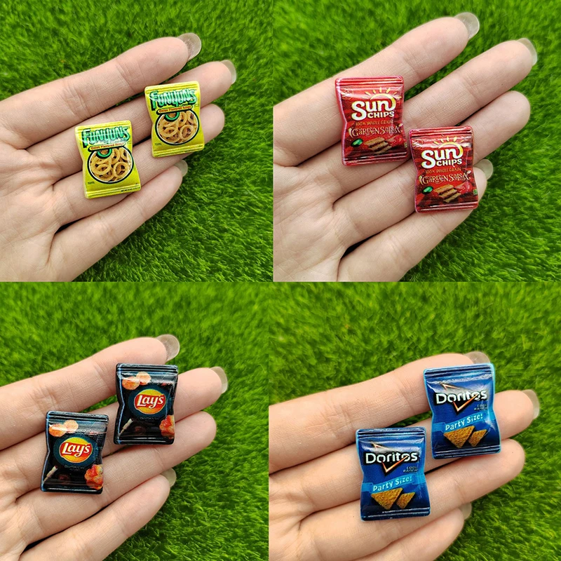 10 Stück Zufällige Simulierte Kartoffelchips Puppenhaus-Dekorationen Mini-Snacks Puppenhaus-Zubehör Spielzeug für Rollenspiele