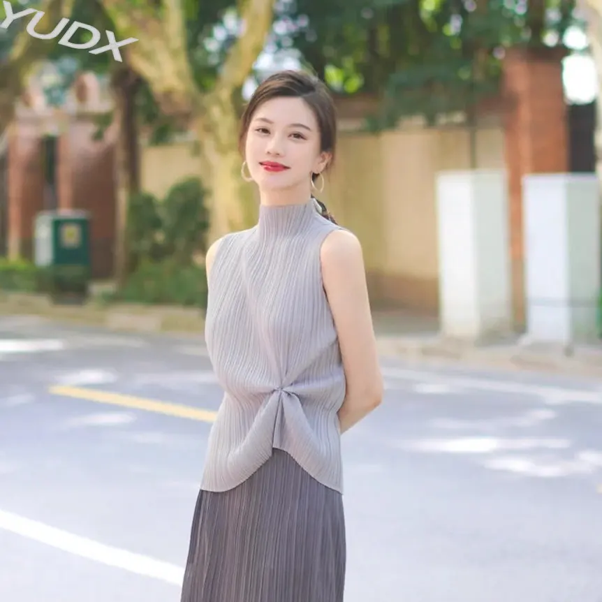 

YUDX Miyake Tops 2023 Small Tank Tops Women's Summer Outside Wear Sleeveless Thin Round Neck Pleated T-shirt Shirts for Women