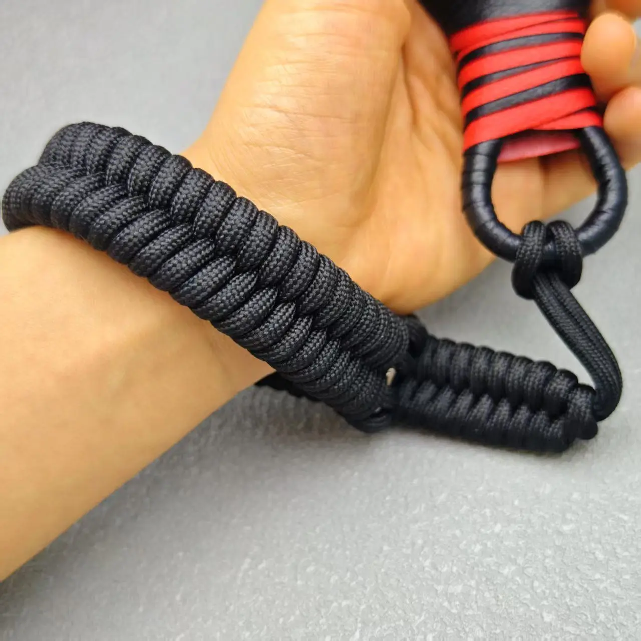Outdoor Portable EDC Solid Woven Anti Lost Umbrella Rope, Slingshot Bracelet Hanging Rope, Keychain Tool