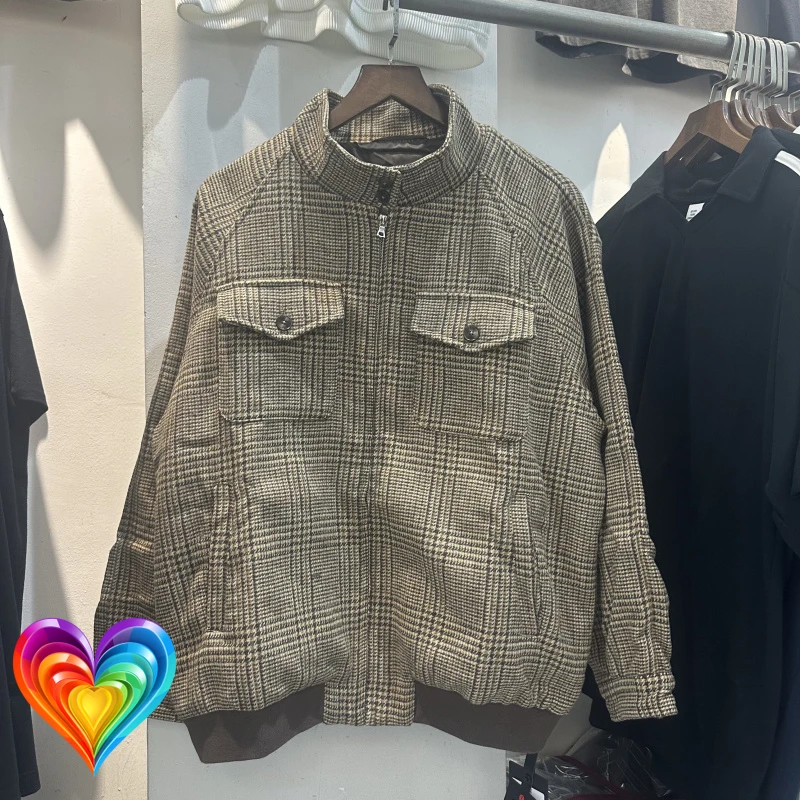 

2025 Autumn New Retro Checkered Loose Zipper Stand Up Button Collar Jacket Men Women High End Short Design Wide Coat Clothes