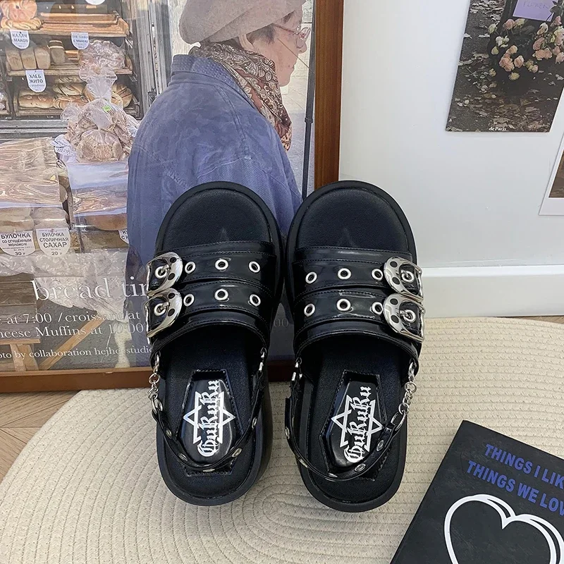 2024Women شبشب صيفي منصة برشام فاسق تصميم الصنادل عدم الانزلاق الشرائح حذاء للحديقة موضة صندل كعب غير رسمي للإناث