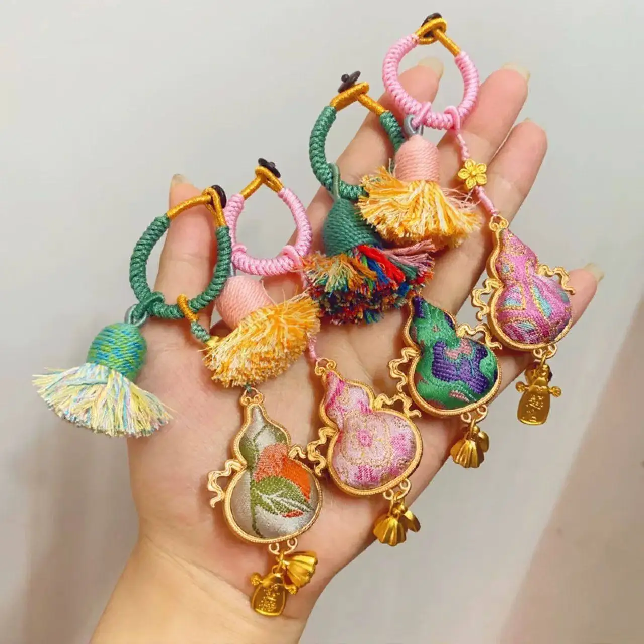 2026 Year of the Horse New Chinese Style Intangible Heritage Handmade Song Brocade Gourd Bag Charm Keychain Festival Gift
