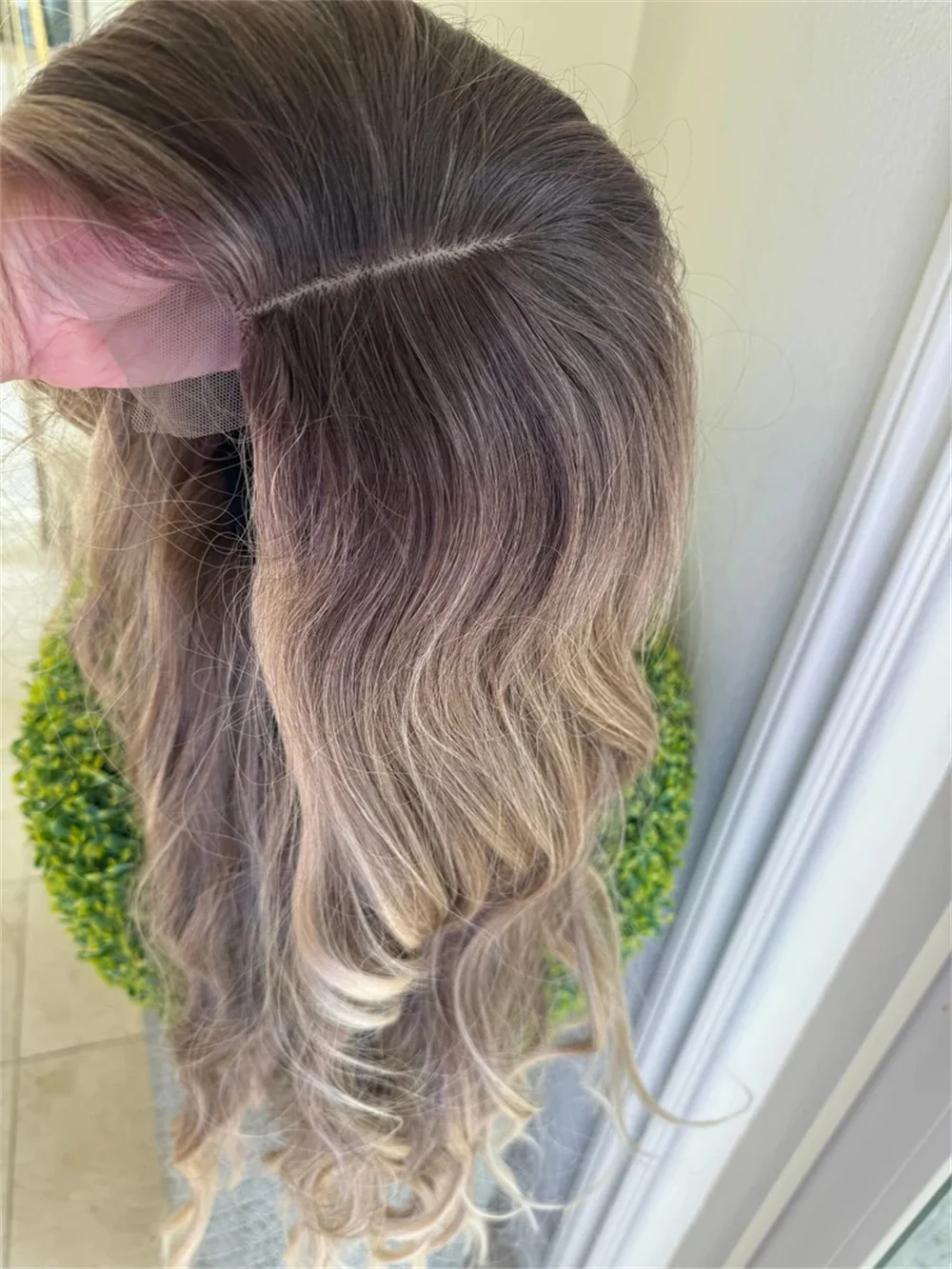 

26-дюймовый парик Ombre Blonde Water Wave, термостойкий синтетический парик премиум-класса из кружева спереди, легко носить, парики для косплея, вечерние парики для женщин