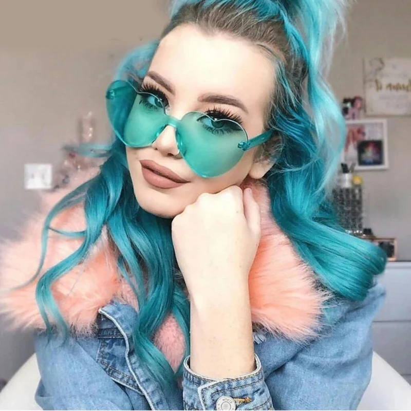 Love Heart Frame Sunglasses for Man Women Boy Girl Brand Designer New Fashion Cute Retro Sun Glasses Travel Party Eyewear