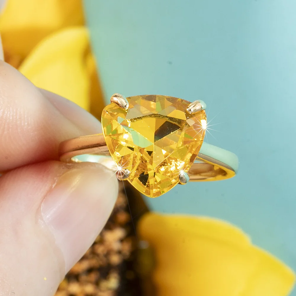 Exquisite Women Romantic Triangular Ring Elegant Style Engagement Ring Wedding Jewelry Cocktail Party Jewelry