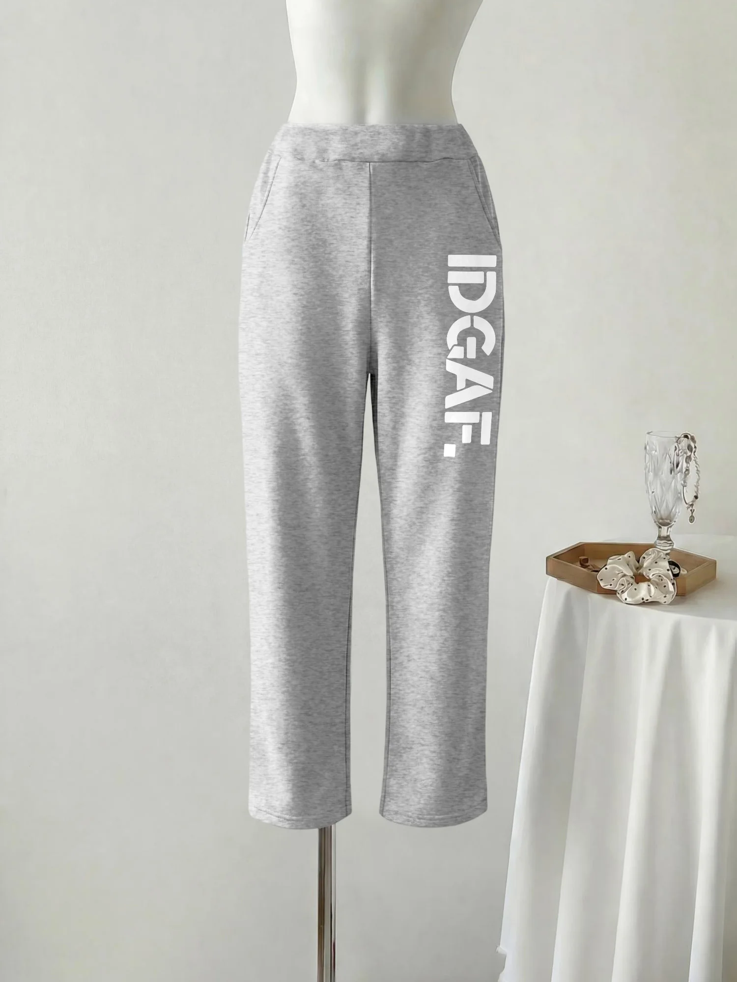 

Women's Casual Sweatpants IDGAF Letter Print Elastic Waist Straight Leg Pants Street Style Joggers