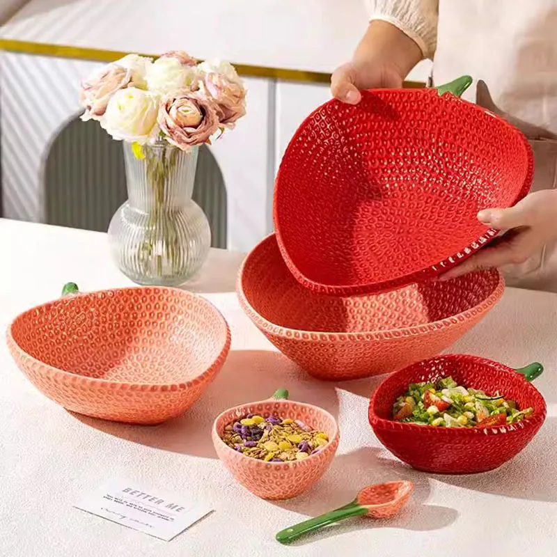 Creative Ceramic Strawberry Bowl Large Capacity Noodle Soup Bowl High Leg Fruit Plate Strawberry Shape Fruit Salad Dessert Plate