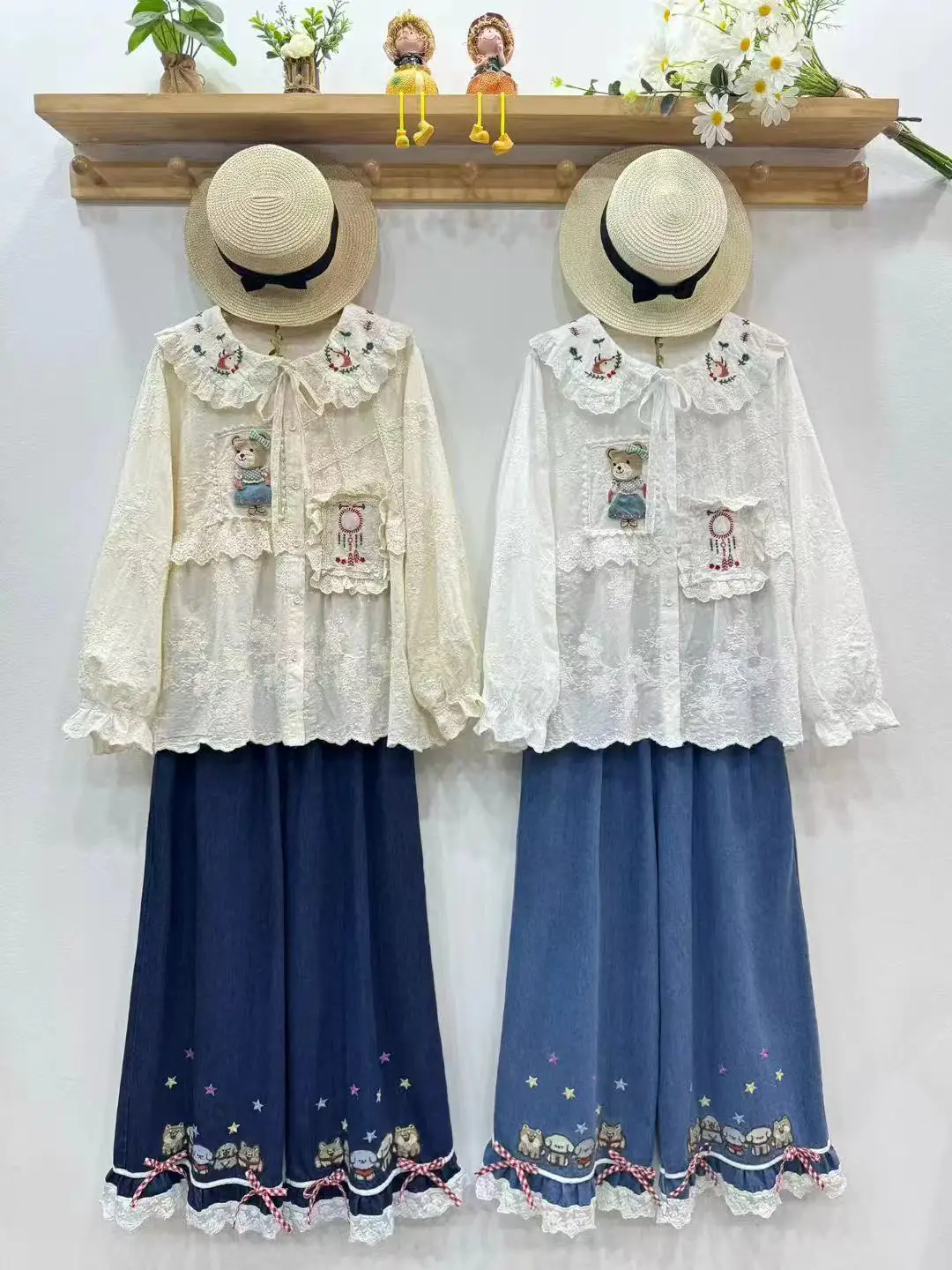 เสื้อเชิ้ตแขนยาวผ้าฝ้ายฤดูใบไม้ร่วงปี 2025 ใหม่ ผู้หญิง คอปีเตอร์แพน ปักลายลูกไม้ สไตล์โมริเกิร์ล ลดอายุ ทรงหลวม รุ่น T59318CC