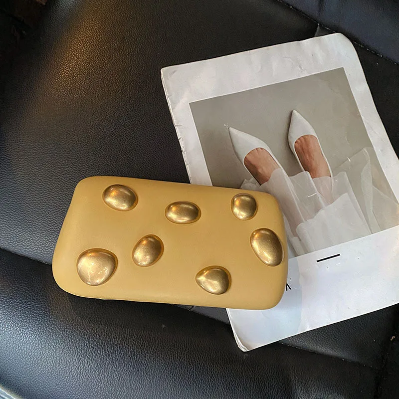 

Женские сумки, тренд 2024, роскошная вечерняя сумка с золотыми заклепками, элегантный изысканный клатч, женская блестящая сумка, сумка для свадебной вечеринки