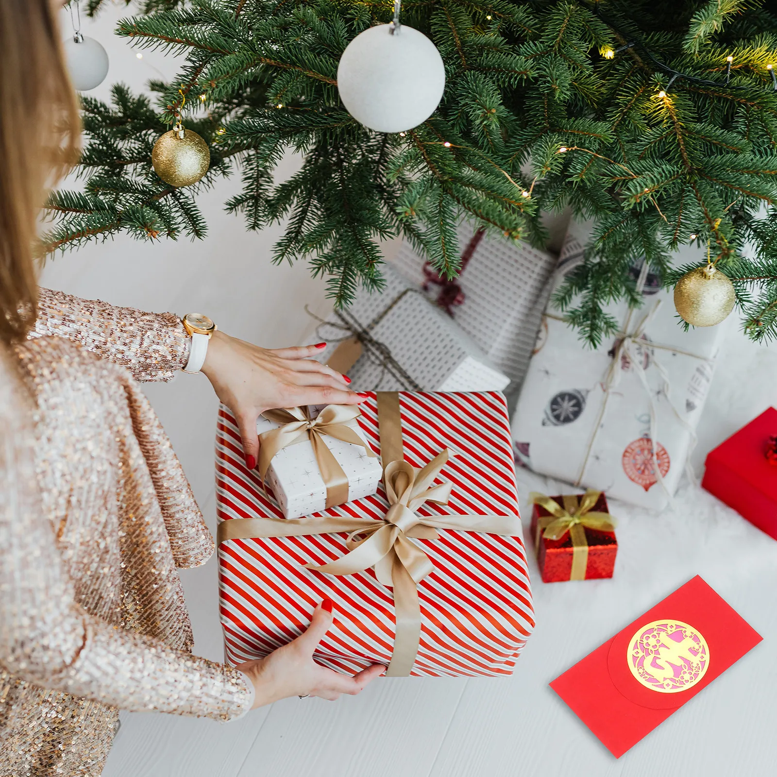 

Набор из 4 красных конвертов на Год Быка, декоративные новогодние подарочные пакеты, праздничные мешочки для денег с горячим тиснением