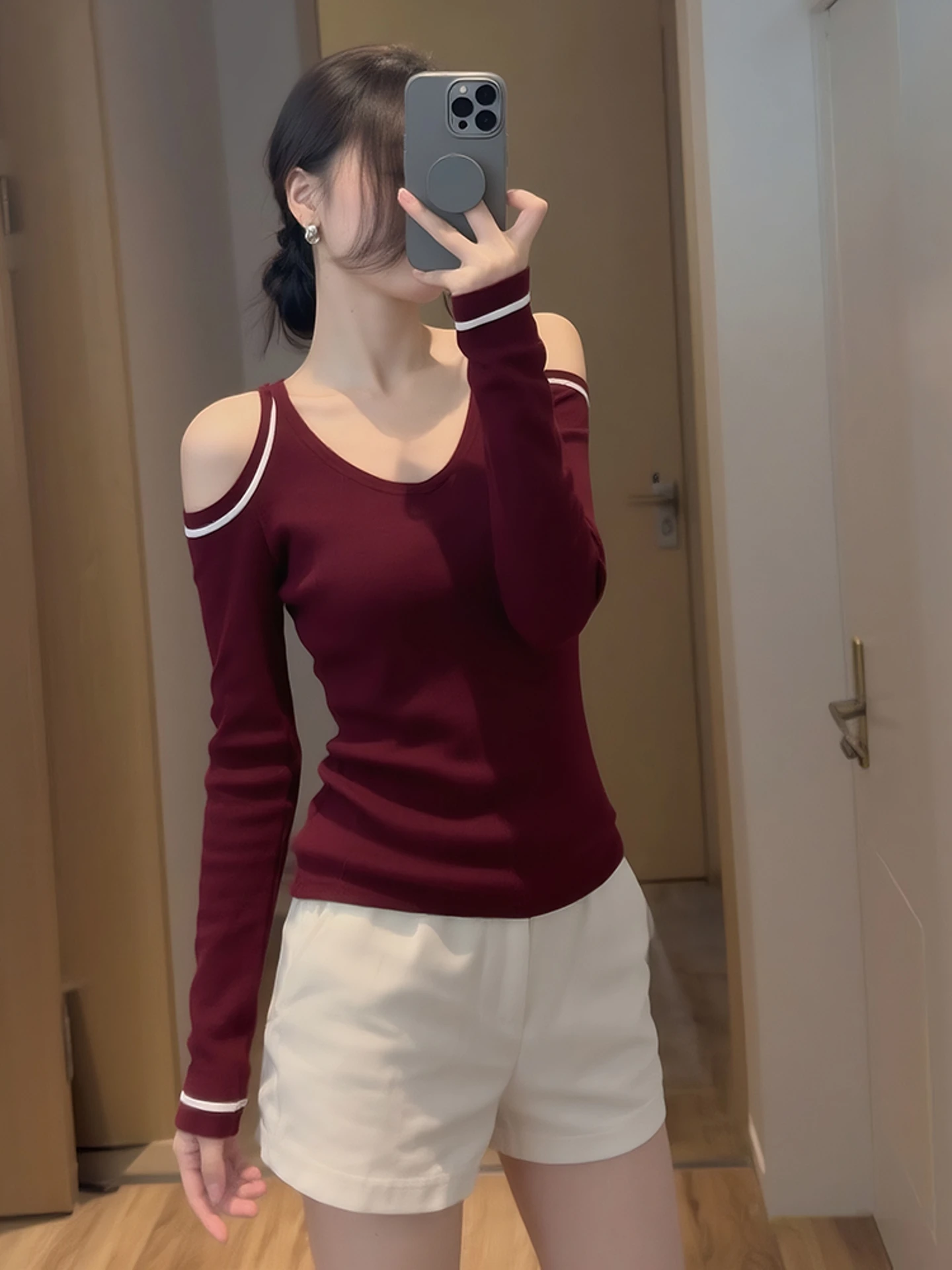 

Красивый облегающий топ с открытыми плечами для женщин, осенний дизайн, уникальный привлекательный верх для повседневной носки, из полиэстера...