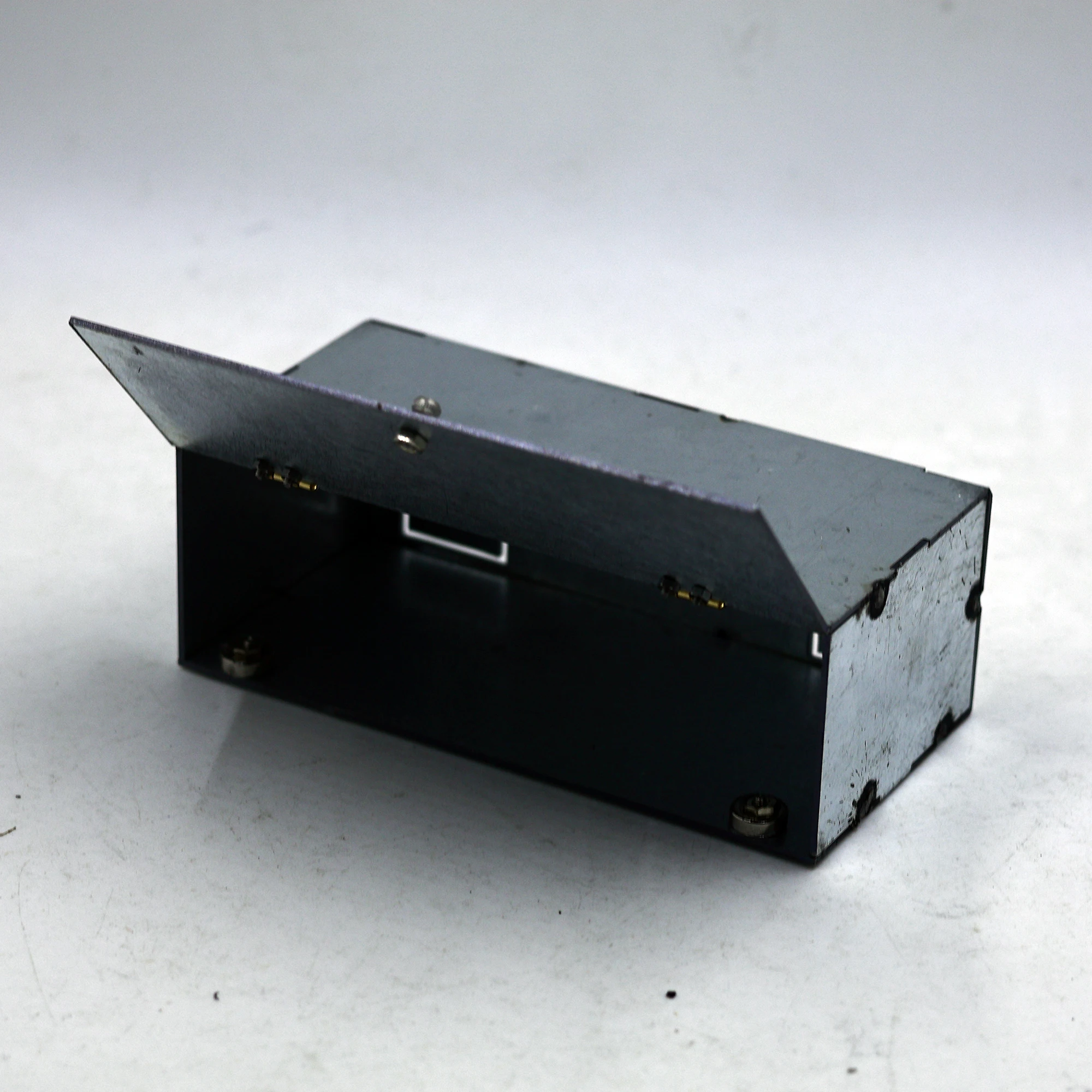 VCRC Ganzmetall-Werkzeugkasten, Ausrüstungsbox für 1/14 Tamiya RC Truck SCANIA 770S VOLVO 750 Mercedes-Benz ACTROS 3363 MAN Spielzeug-Autoteil