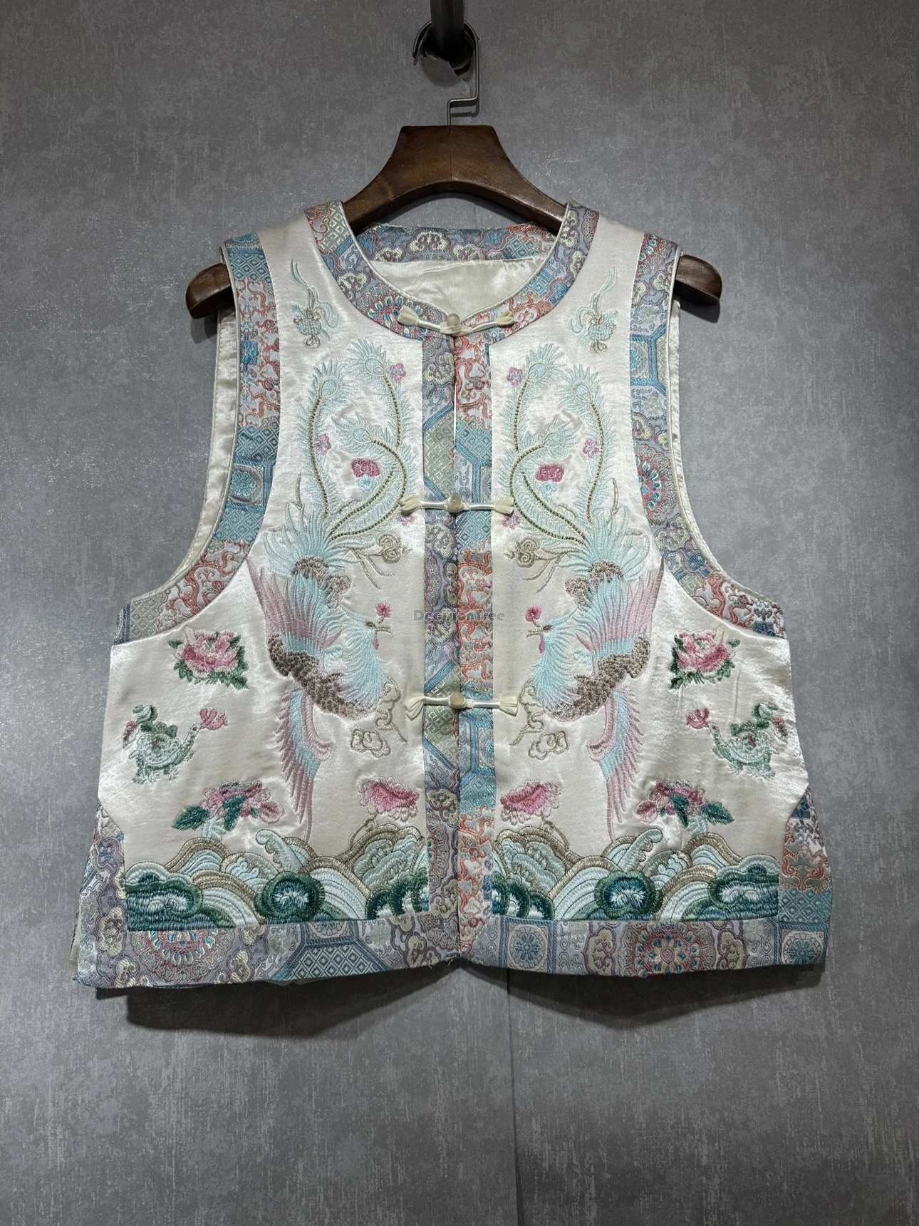 

2025 new chinese retro ethnic style tang suit waistcoat spring autumn round collar sleeveless embroidery silk cheongsam vest top