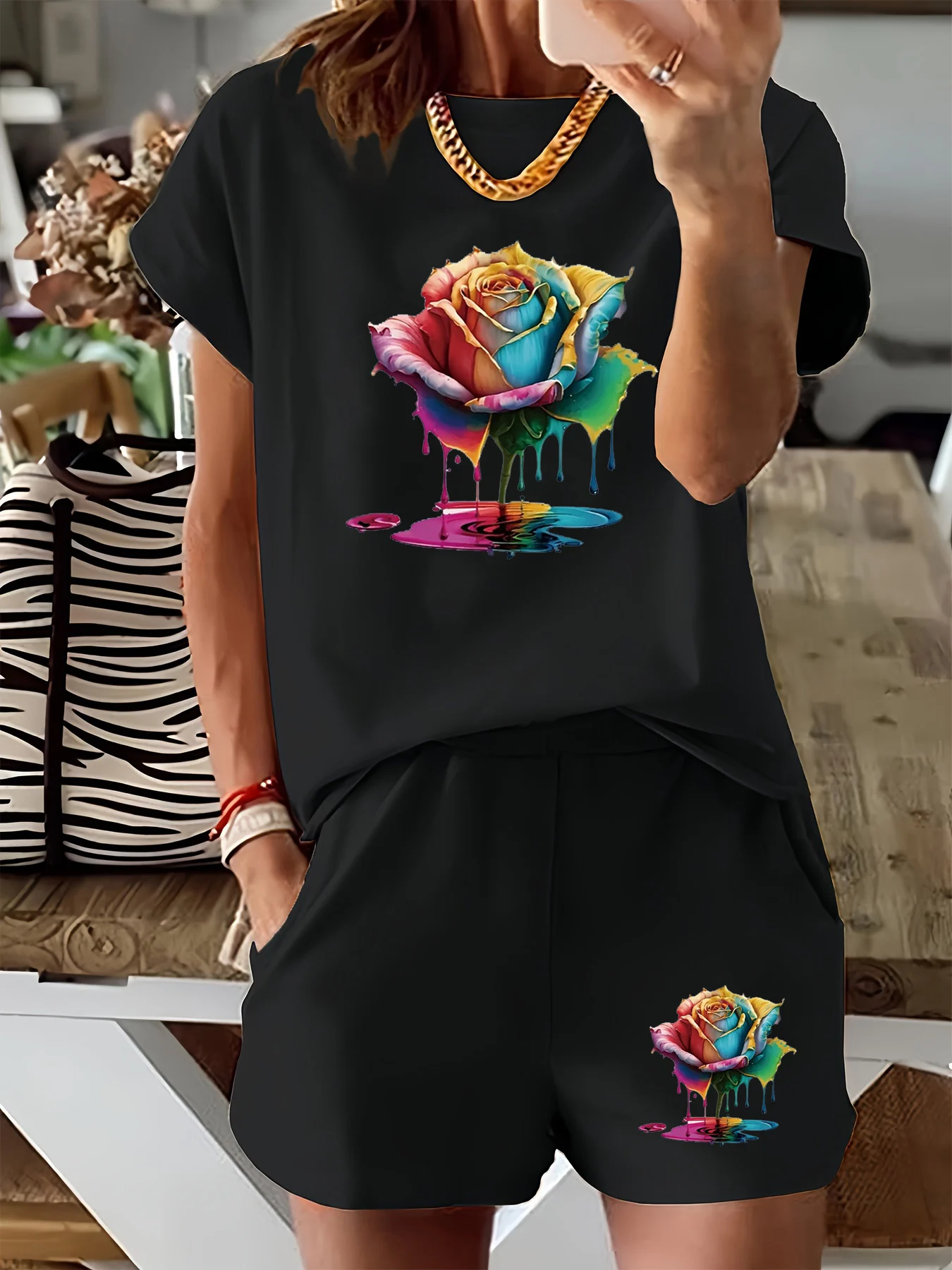 

Women's summer casual fashion flower pattern printed loose round neck short sleeved T-shirt+loose shorts two-piece set