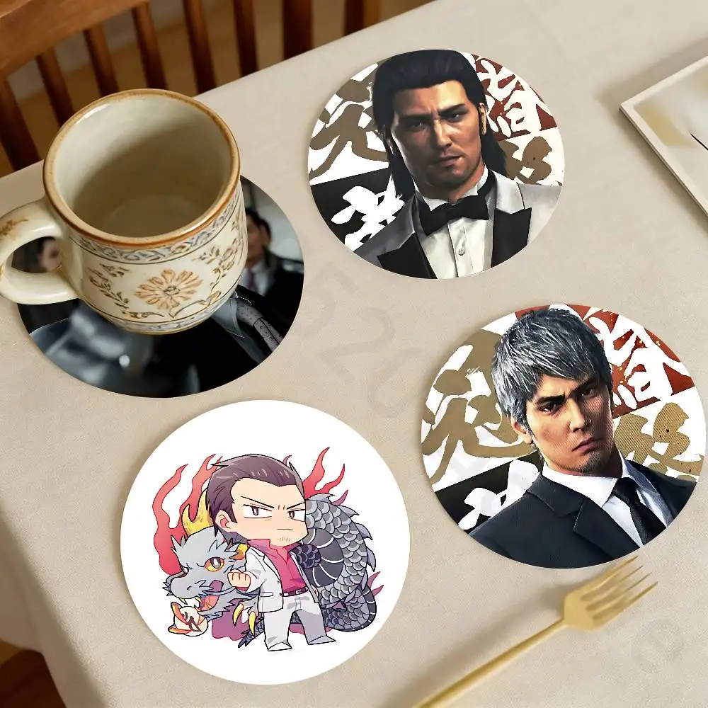 

Game Y-Yakuza Kazuma Wooden Cup Coaster Tea Coffee Beverage Colour Printing Cup Mat Home Restaurant Decorations