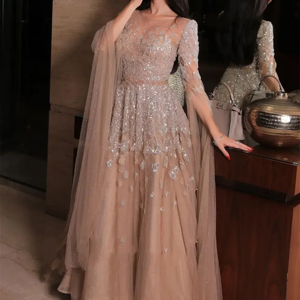 Maßgeschneiderte Abendkleider mit Fledermausärmeln, A-Linie, glänzendem Tüll, Paillettenapplikationen, exquisite Partykleider, elegante Ballkleider