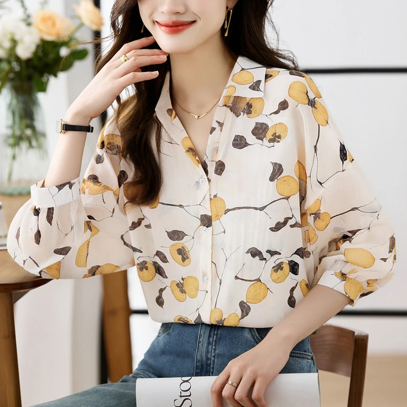 Loose and casual autumn new women's clothing with floral patterns, including shirts with lapels, chiffon tops