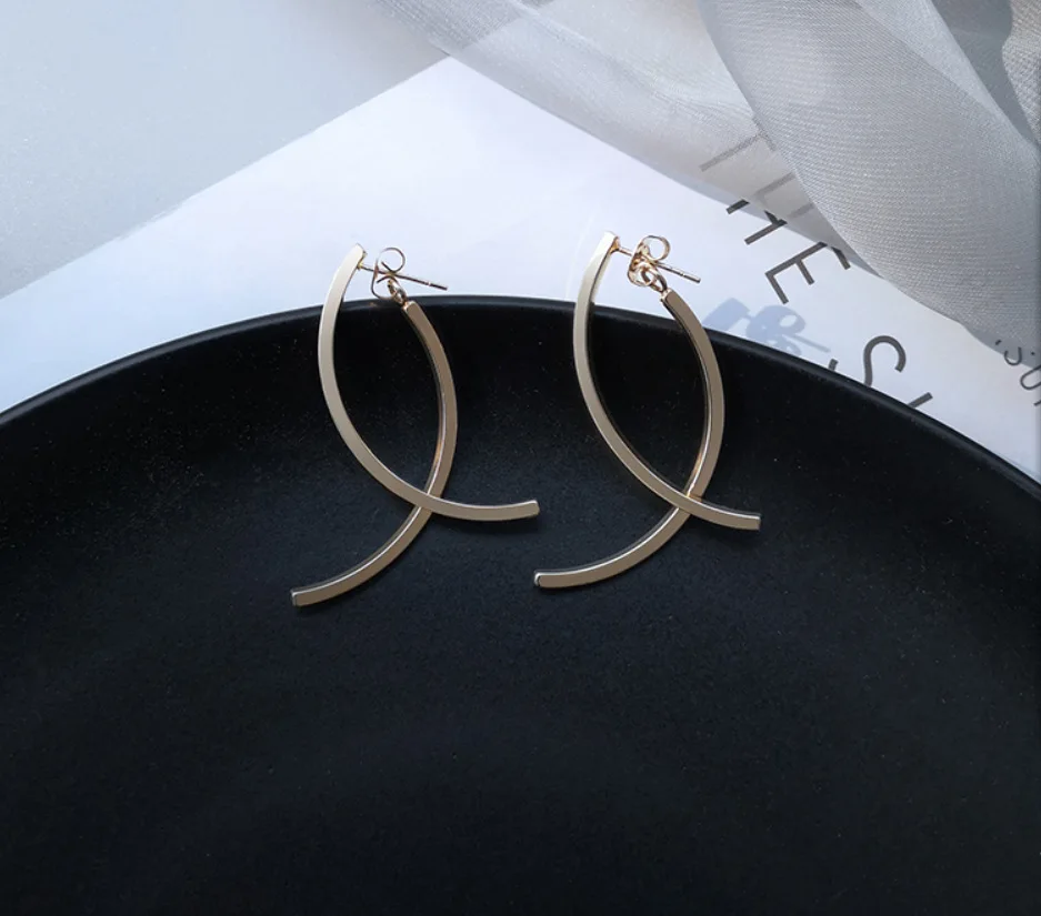 Metal Geometric Intersect Hollow Stud Earrings Trendy Retro Simple Silver Color Earrings for Women Girls Kpop Jewelry Jimin Same