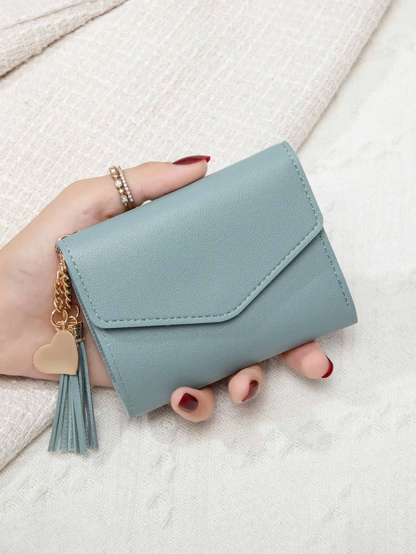 Kompakte Damen-Clutch-Geldbörse, schlankes Schwarz, tragbare Geldbörse mit goldfarbenem Druckknopfverschluss und Quastendetail, leichte Mini-Geldbörse – Detail 16